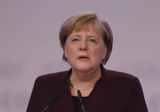 Aiwanger nennt Merkel "Mutter der AfD"