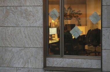 DGB warnt vor "Giftcocktail" durch Mehrarbeit