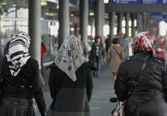 Studie: Hälfte der Migranten erfährt Alltagsdiskriminierung