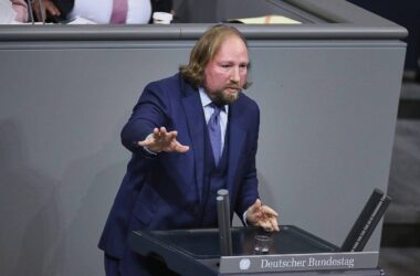 Hofreiter mahnt Union und SPD zu mehr Ukraine-Hilfen