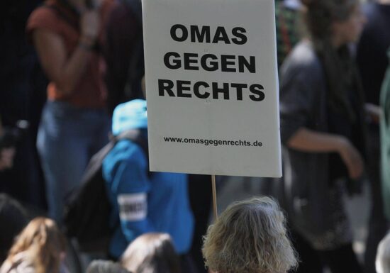 Antwort auf NGO-Anfrage: Regierung sieht keine "Schattenstruktur"