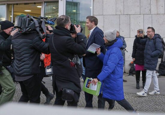 Union und SPD beginnen Koalitionsverhandlungen