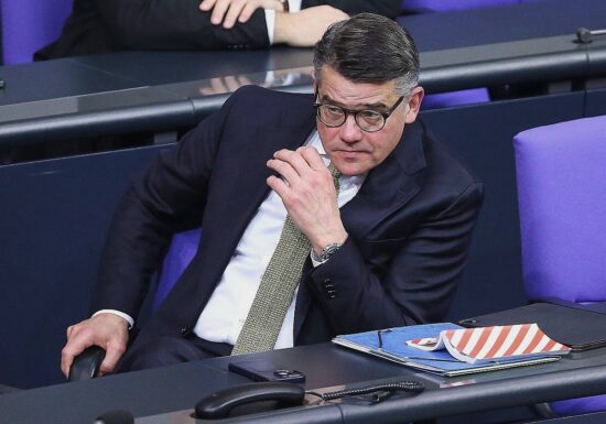Rhein zweifelt an Zeitplan für grundsätzliche Schuldenbremsenreform
