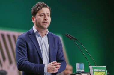 Grüne fordern von Merz Gespräche über Schuldenbremse