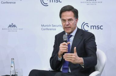 Rüstung: Nato fordert Industrie zu zügigem Handeln auf