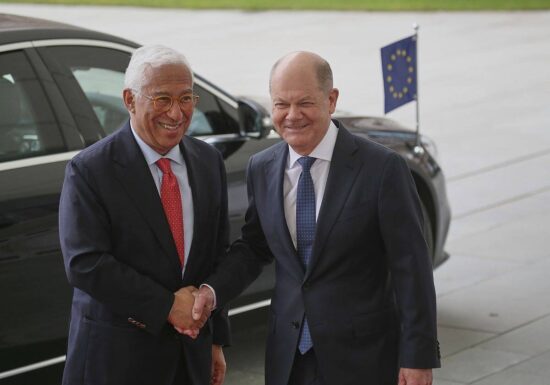 EU-Ratspräsident lobt Scholz für "Zeitenwende"