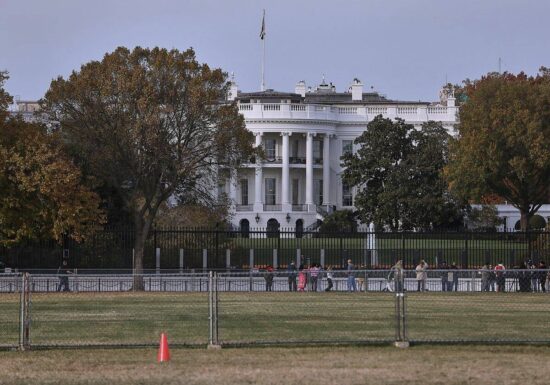 Secret Service schießt auf bewaffneten Mann vor Weißem Haus