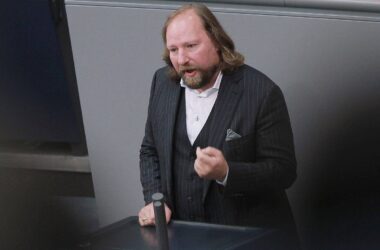 Hofreiter rügt Söder für "dumme Sprüche" vor Schulden-Abstimmung