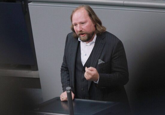 Hofreiter rügt Söder für "dumme Sprüche" vor Schulden-Abstimmung