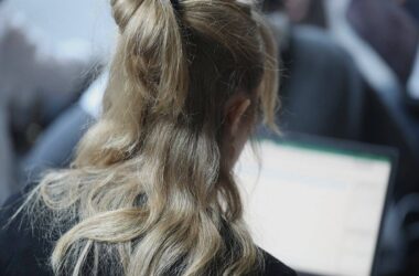 Gleichstellungsreport: Frauen bei Weiterbildungen benachteiligt