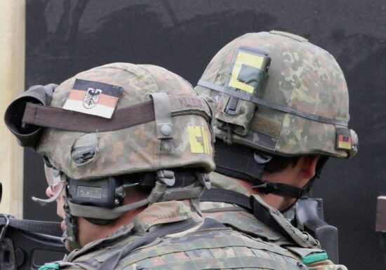 Ifo: Kostenersparnis durch höhere Gehälter statt Wehrpflicht