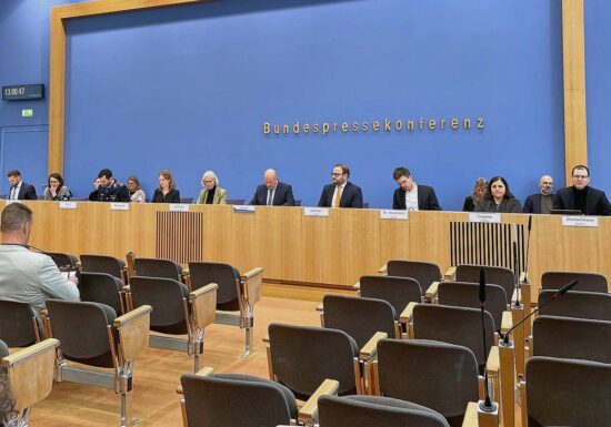 Bundesregierung hält sich bei Abschiebelagern bedeckt