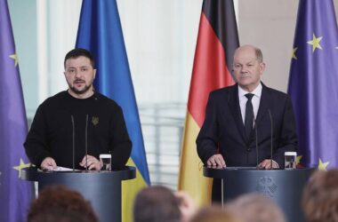 Scholz telefoniert mit Selenskyj