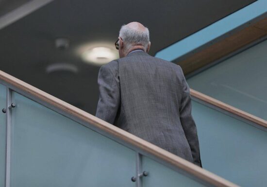Lammert kritisiert schwarz-rote Verhandlungen
