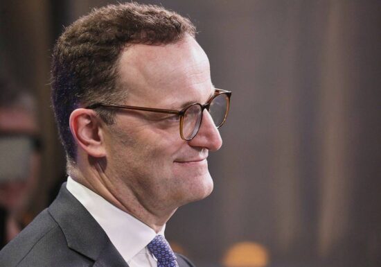 Spahn begrüßt Einigung auf Schulden-Paket
