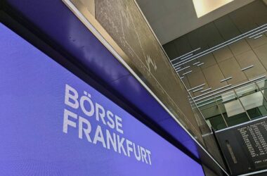 Dax startet leicht im Minus - Autobauer-Aktien stabilisieren sich