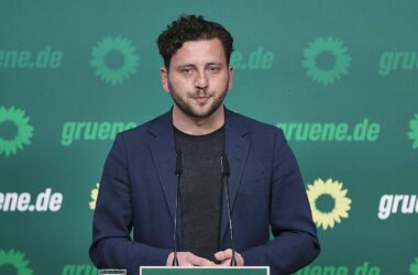 Banaszak kritisiert geplantes Heizungsgesetz-Aus