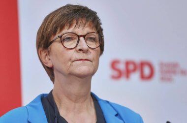 Esken erklärt distanzierten Sitzplatz bei Verhandlungen