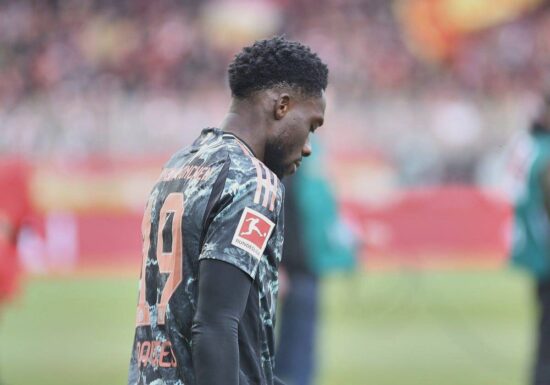 FC Bayern muss lange auf Davies verzichten