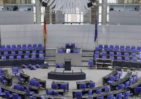 DM-Chef für längere Legislatur und begrenzte Mandate