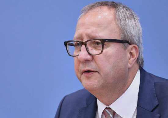 Voßkuhle drängt auf "Richtungswechsel" beim Datenschutz