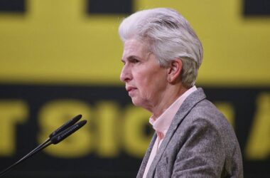 Strack-Zimmermann kritisiert Merz für Schuldenbremsen-Kehrtwende