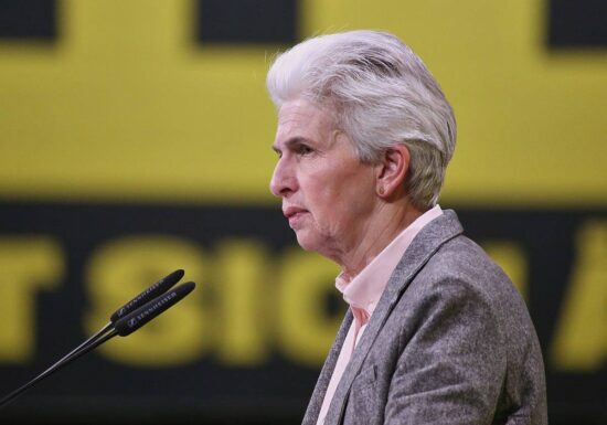 Strack-Zimmermann kritisiert Merz für Schuldenbremsen-Kehrtwende