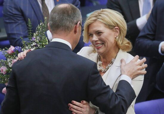 CDU-Politikerin Klöckner neue Bundestagspräsidentin