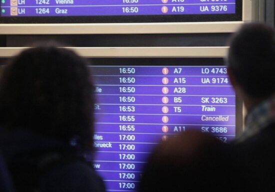 Verdi ruft für Montag zu Warnstreik am Frankfurter Flughafen auf