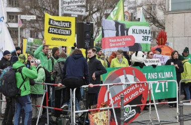 Bericht: Schwarz-Rot einigt sich mit Grünen auf Schuldenpaket
