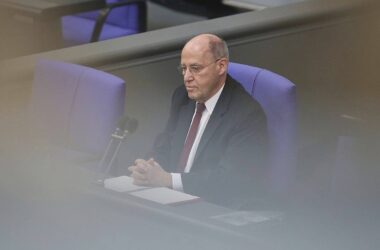 Gysi verteidigt Rede gegen Kritik