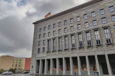 Bericht: Haushaltslücke beträgt mindestens 130 Milliarden Euro