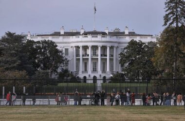 Trump verhängt Zölle von 25 Prozent auf Auto-Importe