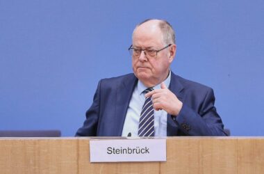 Steinbrück dringt auf Reformen für handlungsfähigen Staat