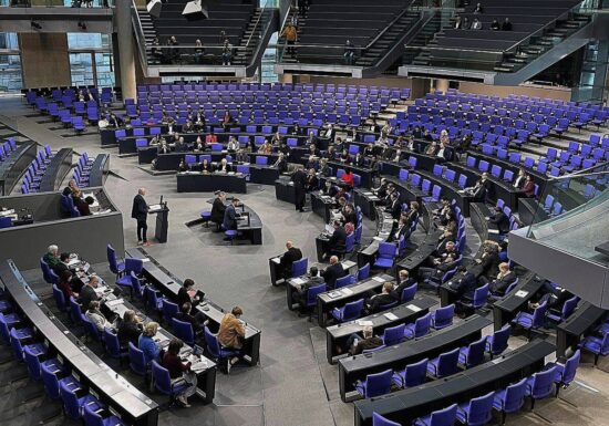 Bundestag soll mit höheren Strafen gegen Pöbler vorgehen