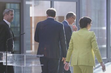 Forsa: Union und SPD verlieren - AfD und Grüne legen zu