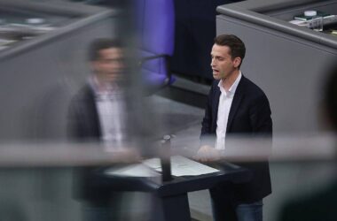 Finanzpaket: Grüne warnen CDU vor Kürzungen von Sozialleistungen
