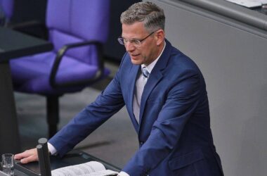 CDU-Innenpolitiker lobt Asyl-Vorstoß des Bamf-Chefs