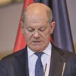 Gauck, Merkel und Wulff bleiben Zapfenstreich für Scholz fern