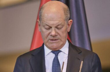 Gauck, Merkel und Wulff bleiben Zapfenstreich für Scholz fern