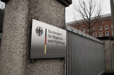 Zahl der Asylanträge im März weiterhin rückläufig