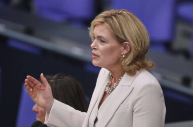 Klöckner mahnt schnelle Wahlrechtsreform an