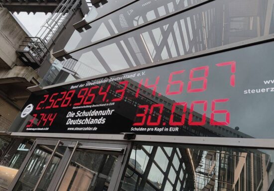Öffentliches Finanzierungsdefizit steigt weiter an