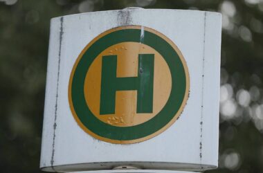 Zahl der Fahrgäste im öffentlichen Nah- und Fernverkehr nimmt zu