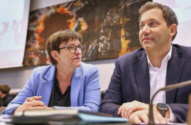 Kritik an SPD-Chef Klingbeil wegen Umgang mit Esken