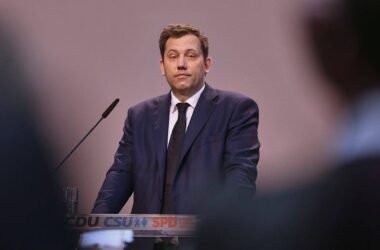 Klingbeil verteidigt Finanzierungsvorbehalt
