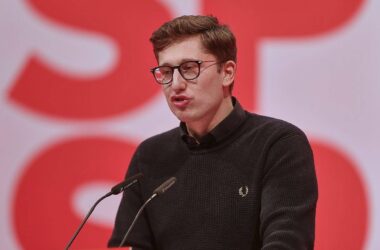 Juso-Chef hält sich Ablehnung von Koalitionsvertrag offen