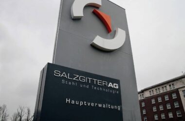 Salzgitter: Kleinflugzeug über Werksgelände abgestürzt - zwei Tote