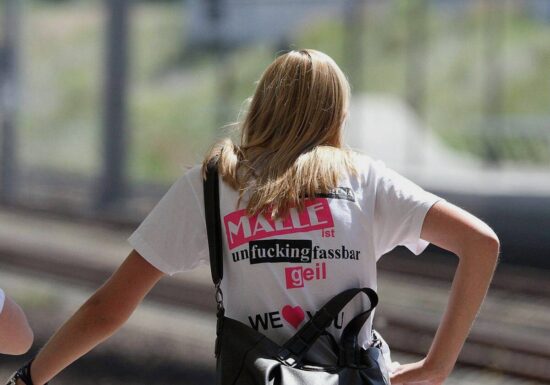 Balearen-Präsidentin sieht Touristen nicht als Belästigung