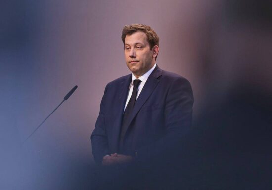 Schweitzer für Verbleib von Klingbeil an SPD-Spitze